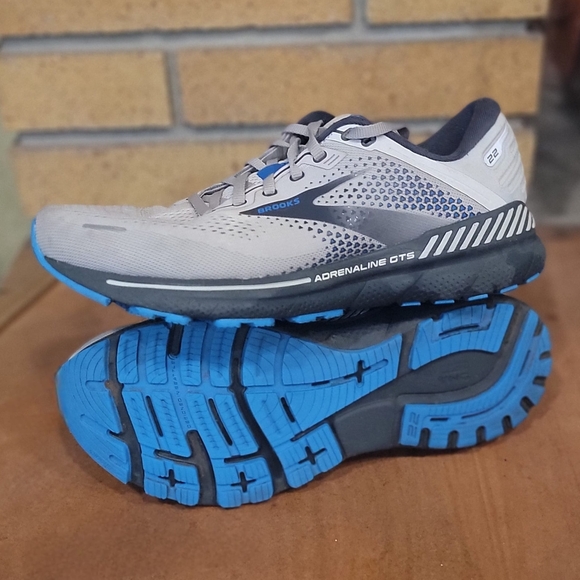 Men's Gray and Blue Brooks Shoes - Picture 2 of 5